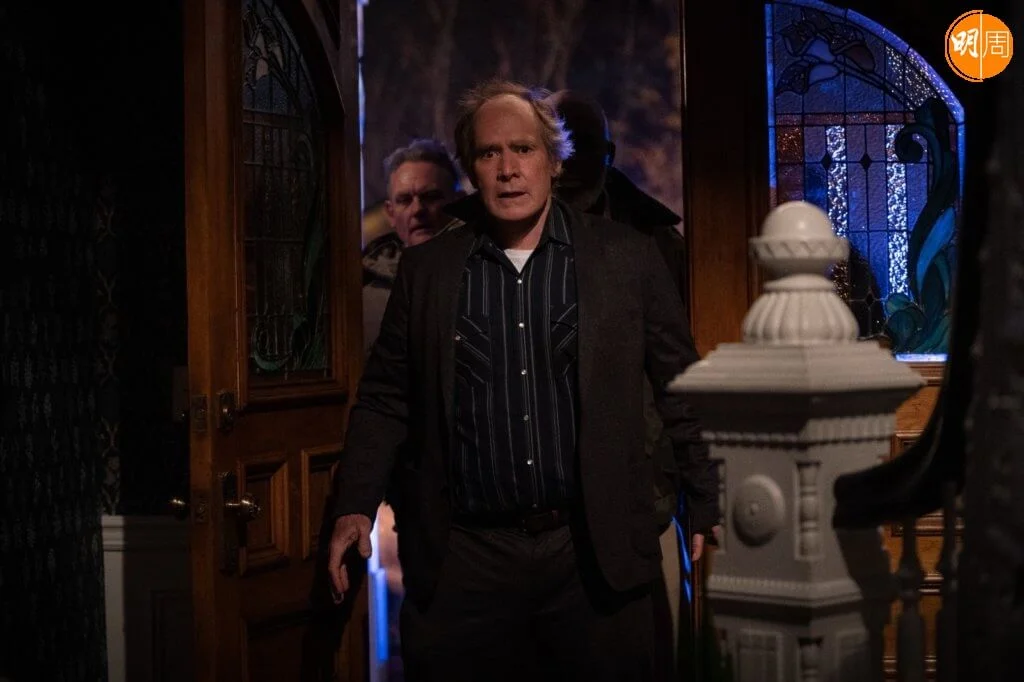 韋柏頓回歸飾演警官Frank Hawkins。