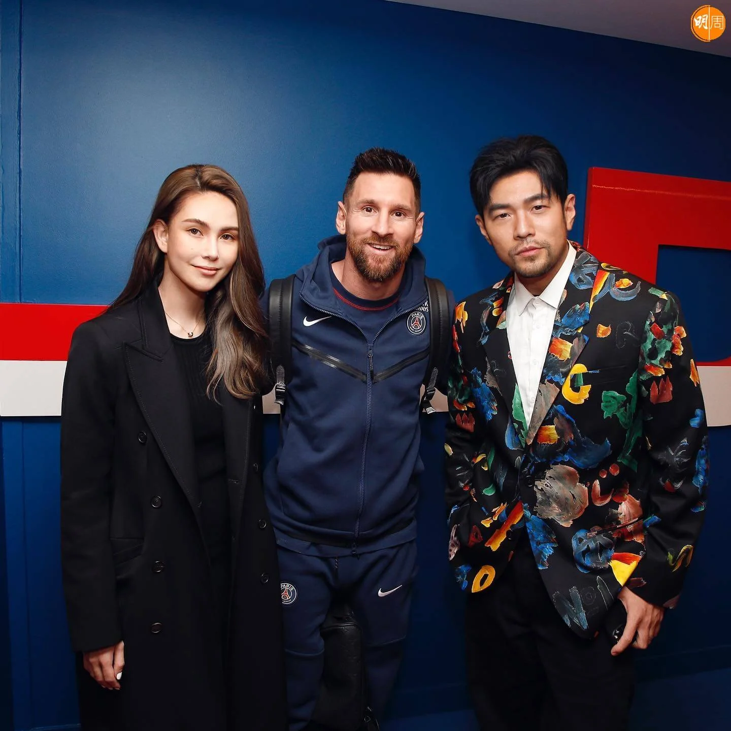 周杰倫夫婦同球王美斯合照。