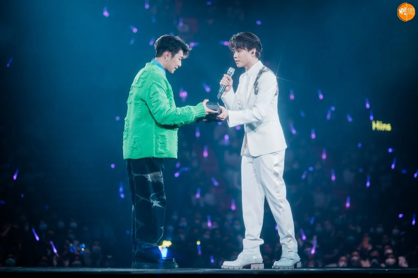 今年軒仔請Kaho做嘉賓，想不到把當年試聲的紅咪送給他。