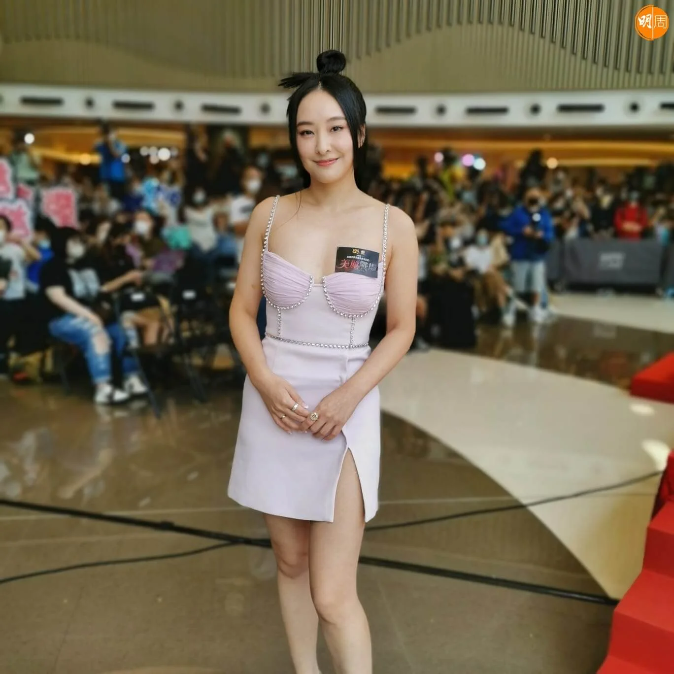 陳瀅低胸加短裙出席宣傳。