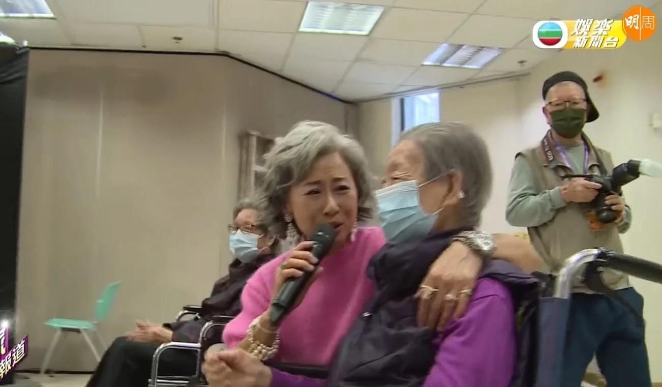 Sally說現在唱歌為大家開心，比開騷更滿足。