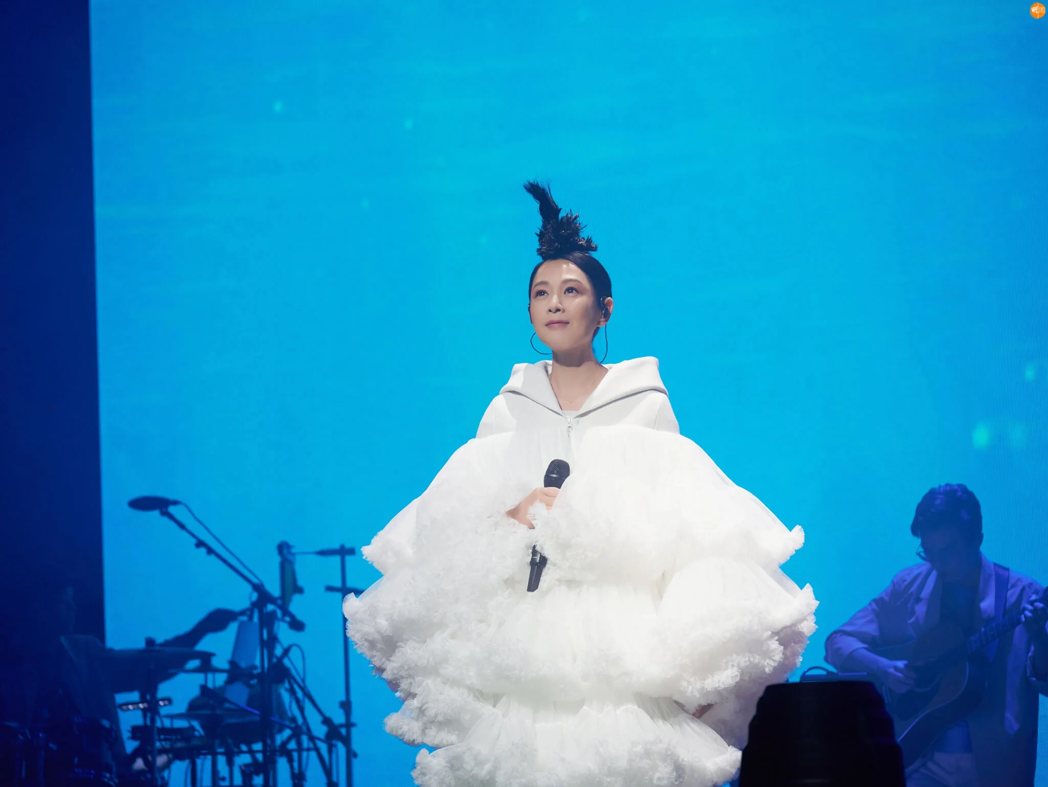 5%e5%8a%89%e8%8b%a5%e8%8b%b1%e7%9b%b8%e9%9a%94%e5%85%ad%e5%b9%b4%e5%b8%b6%e8%91%97%e5%85%a8%e6%96%b0%e5%b7%a1%e6%bc%94%e3%80%8c%e9%a3%9b%e8%a1%8c%e6%97%a5%e3%80%8d%e5%80%ab%e6%95%a6%e9%96%8b%e5%94%b1