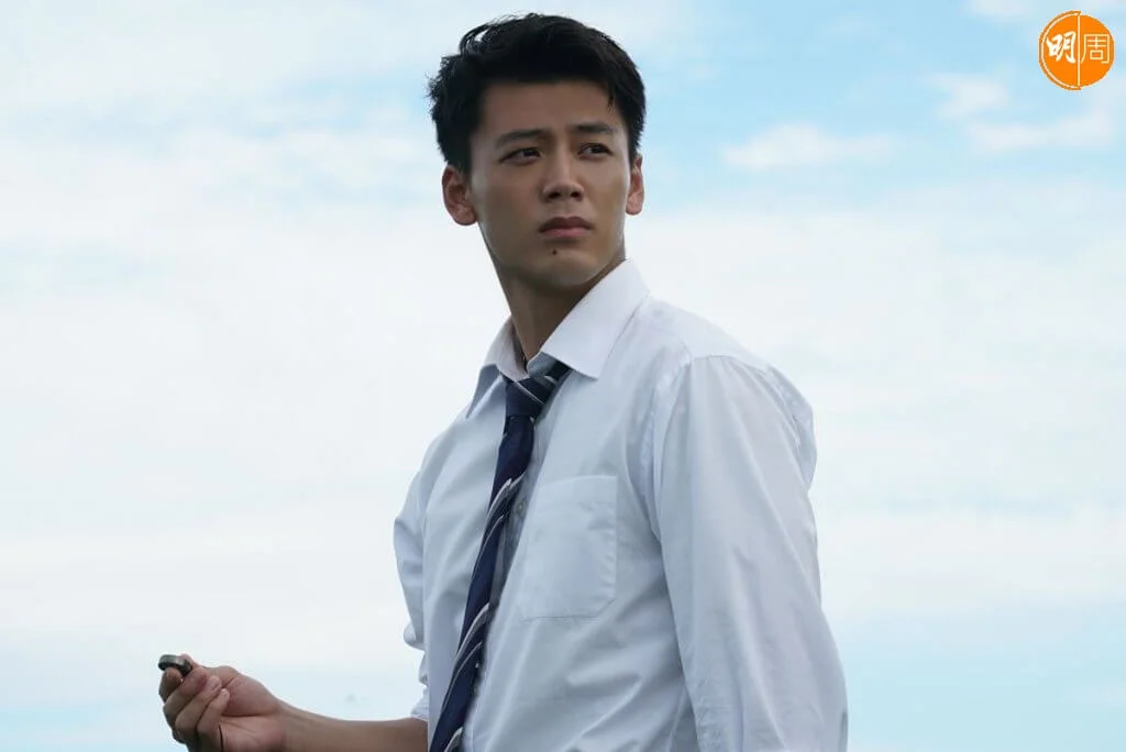 高大靚仔的竹內涼真,在《彬與瑛》電影版演活正直好男兒,勢成日本影視界一線巨星。