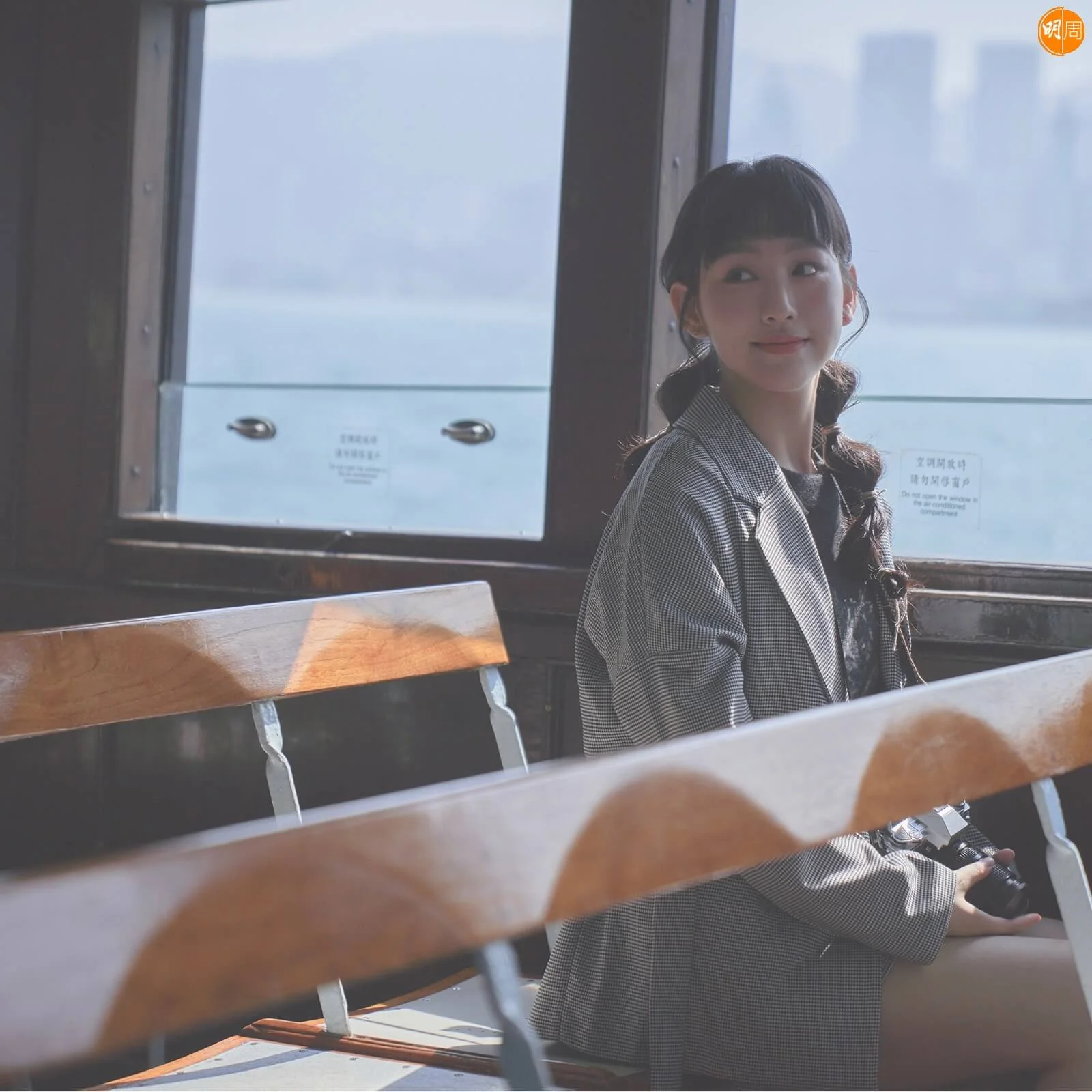 歌曲充滿人情味。