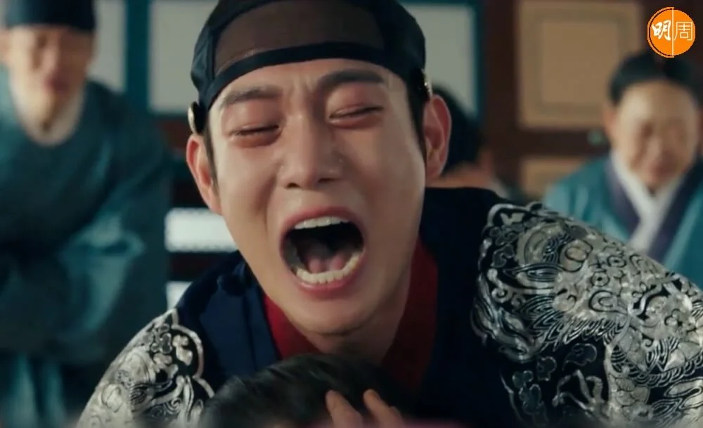 金永大演世子時，在世子殯面前扮可愛，但知道世子殯被殺時傷心嚎哭。