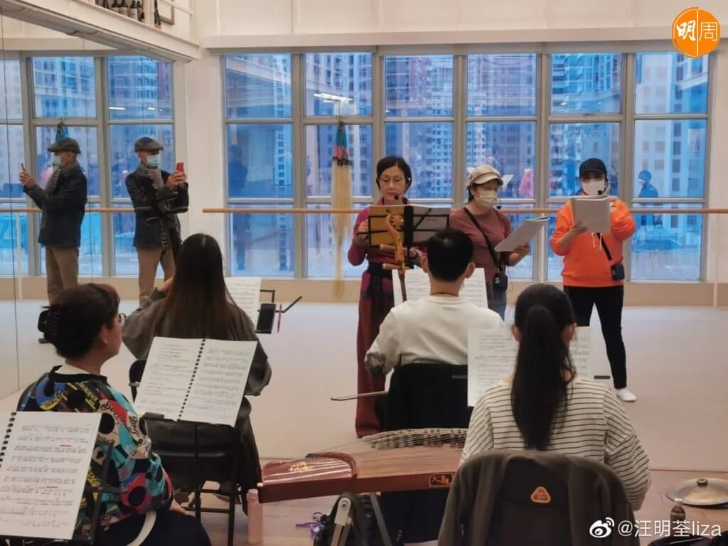 阿姐為方便排練演出，在九龍灣工廠大廈自置工作室。