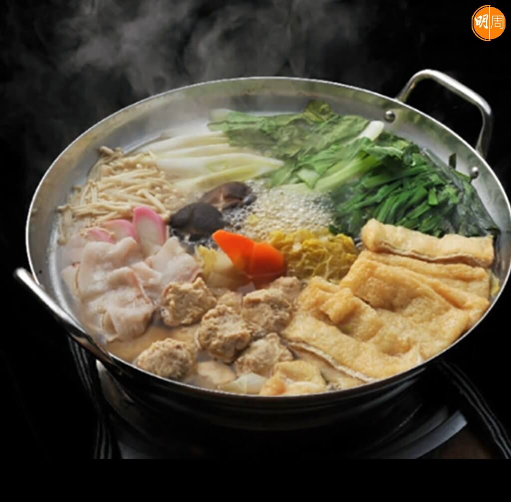 滾燙火鍋的温度高達120度，食物煮完馬上放入口可能會炙傷食道。
