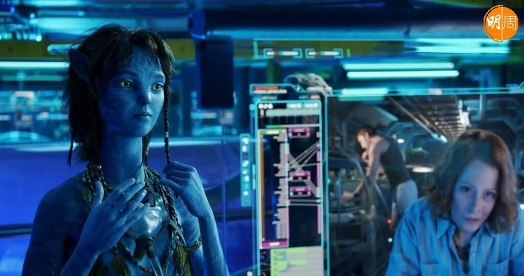 導演愛將薛歌妮韋花在片中誕下一名女兒,獲主角一家收養。