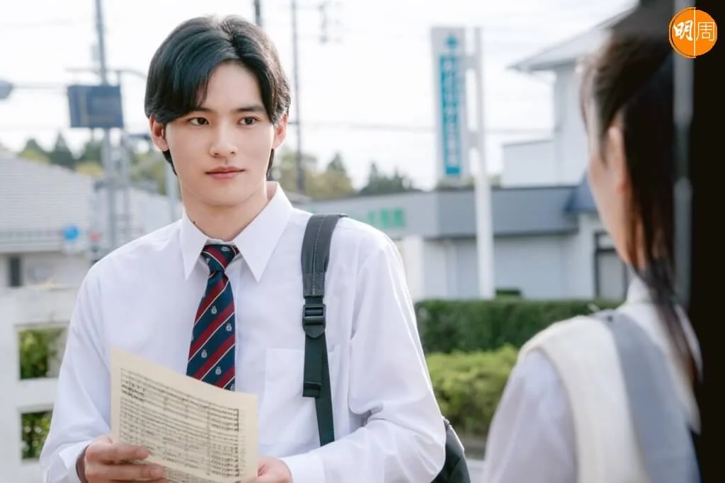 早瀨賢人扮演女主角中學時代暗戀的天才鋼琴手同學。