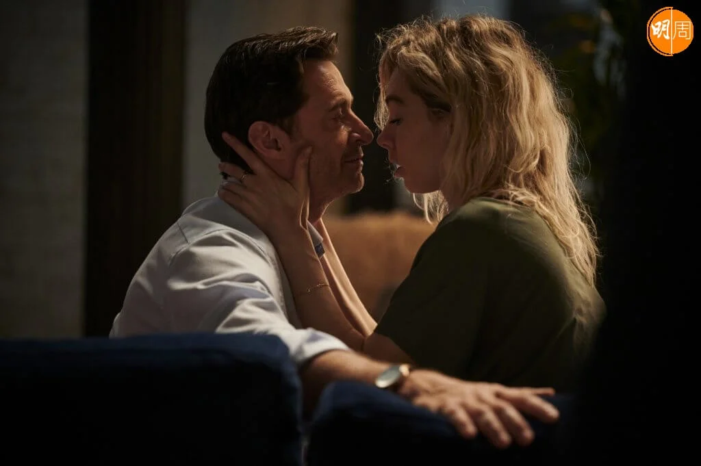 曉治飾演處於人生勝利組的成功人士,與雲妮莎卻比飾演的新任妻子展開新生活。