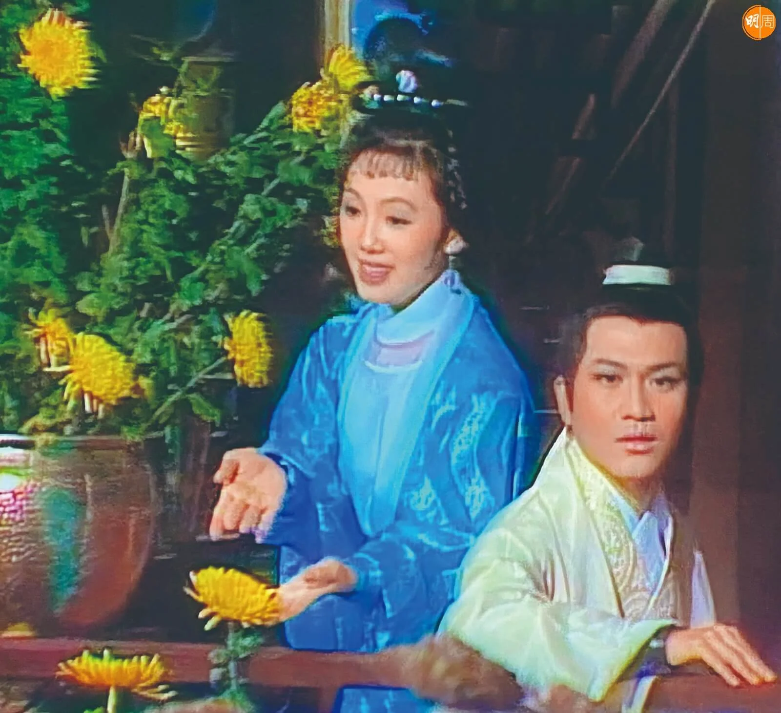 《陸小鳳》第一集令人驚艷，是第一次演戲的韓馬利，唱出顧嘉煇作曲，盧國沾作詞，張德蘭幕後代唱的《鮮花滿月樓》。飾演花滿樓的黃允材，也以這齣戲突破過去形象。