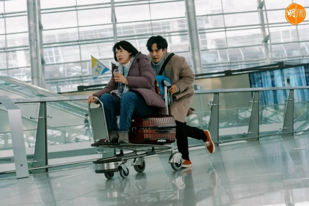 ajoomma-graded-main-still