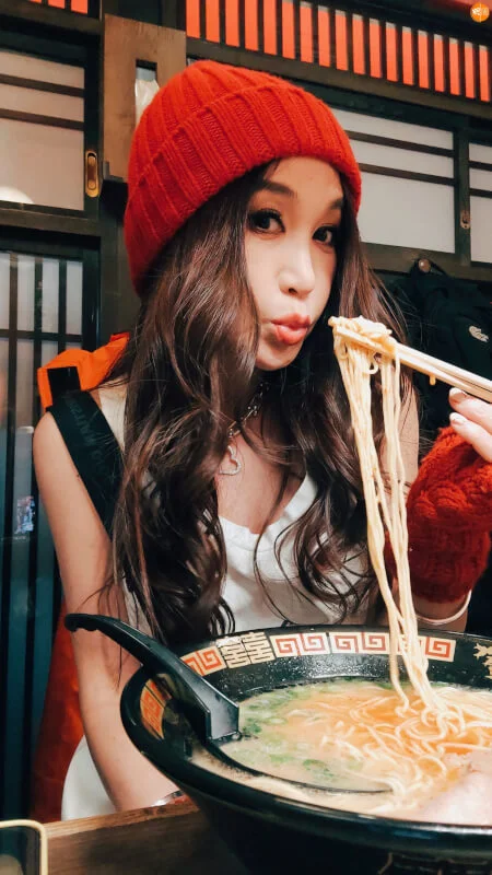 一落機就去食拉麵。