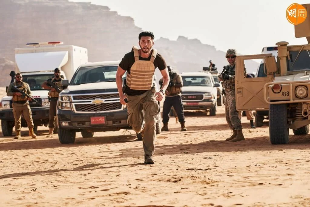 玄彬飾演的國情院特工原本打算辭職,但得悉韓國人被綁架後,毅然前往阿富汗。