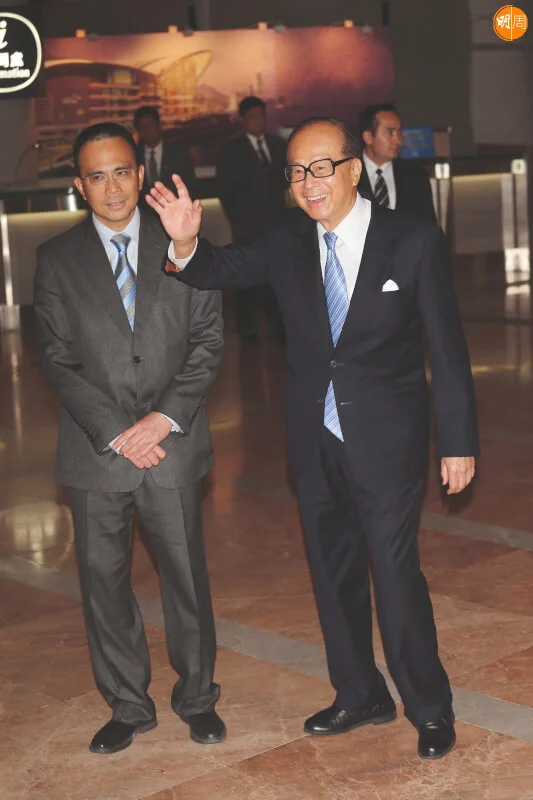 李嘉誠繼續是香港首富。