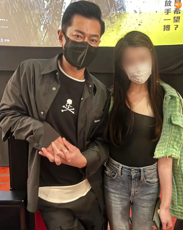 曬與古天樂合照。