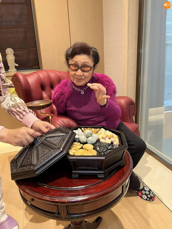 去好友豪宅參觀。