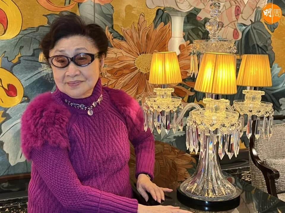 仙姐去澳門有專車接送，精神也很好。