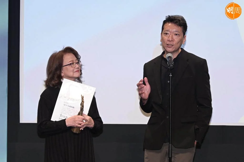 監製黃慧及該片聯合導演郭偉倫上台領獎並有一番感言。