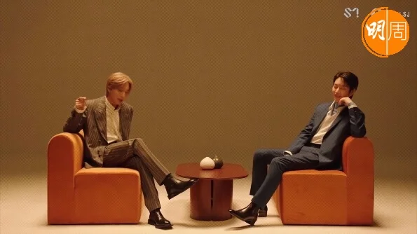 利特在紀錄片中談到和另一成員希澈之間曾發生爭執,甚至上台時也互當對方透明,最終經歷三個月才冰釋前嫌。