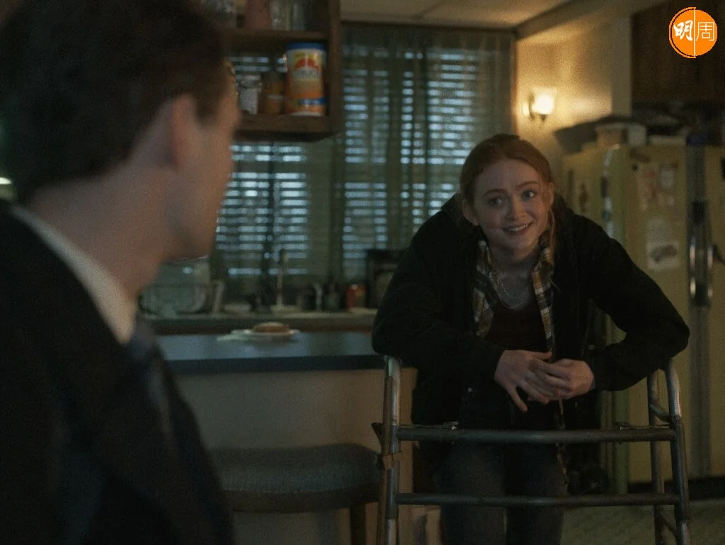 《怪奇物語》莎蒂辛克飾主角女兒,對父親充滿忿恨。