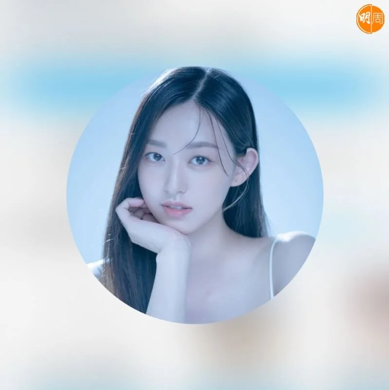 新歡年輕貌美更是藝術家。