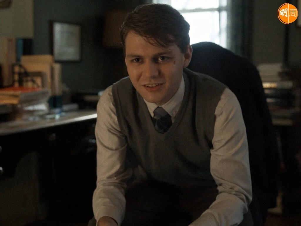 《鐵甲奇俠3》童星泰辛普金斯,飾演年輕傳教人員。