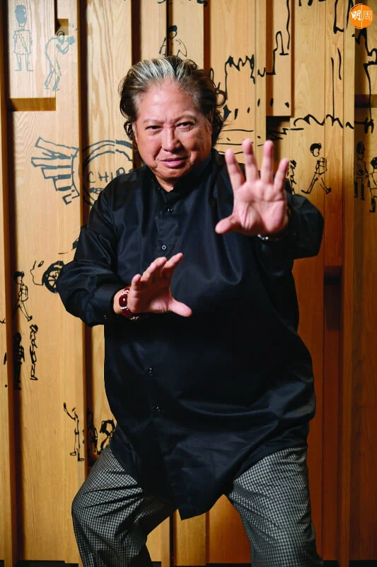 洪金寶十分驚喜在這個時候還可以得奬。 