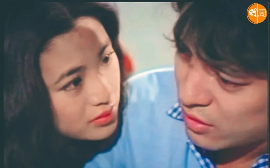 《愛情、文憑、牛仔褲》，《夏日、假期、玫瑰花》（1976）劉文正的三段式愛情片（名）很有標誌性，和當年流行的三廳愛情片「門當戶對」。顧名思義，既浪漫，又輕鬆。《閃亮的日子》（1978）屬於他二十三部電影中少數的悲劇。