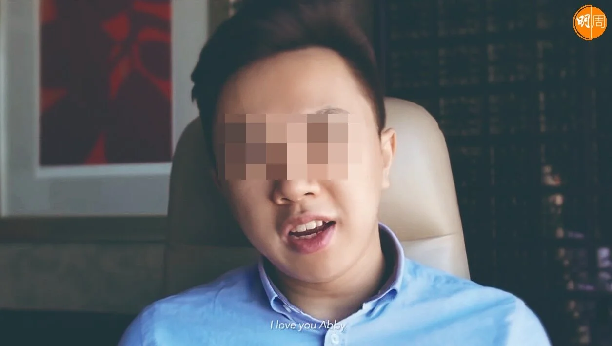 Chris在片中透露與Abby在街上相遇,兩人更重返中環重演相遇一幕。