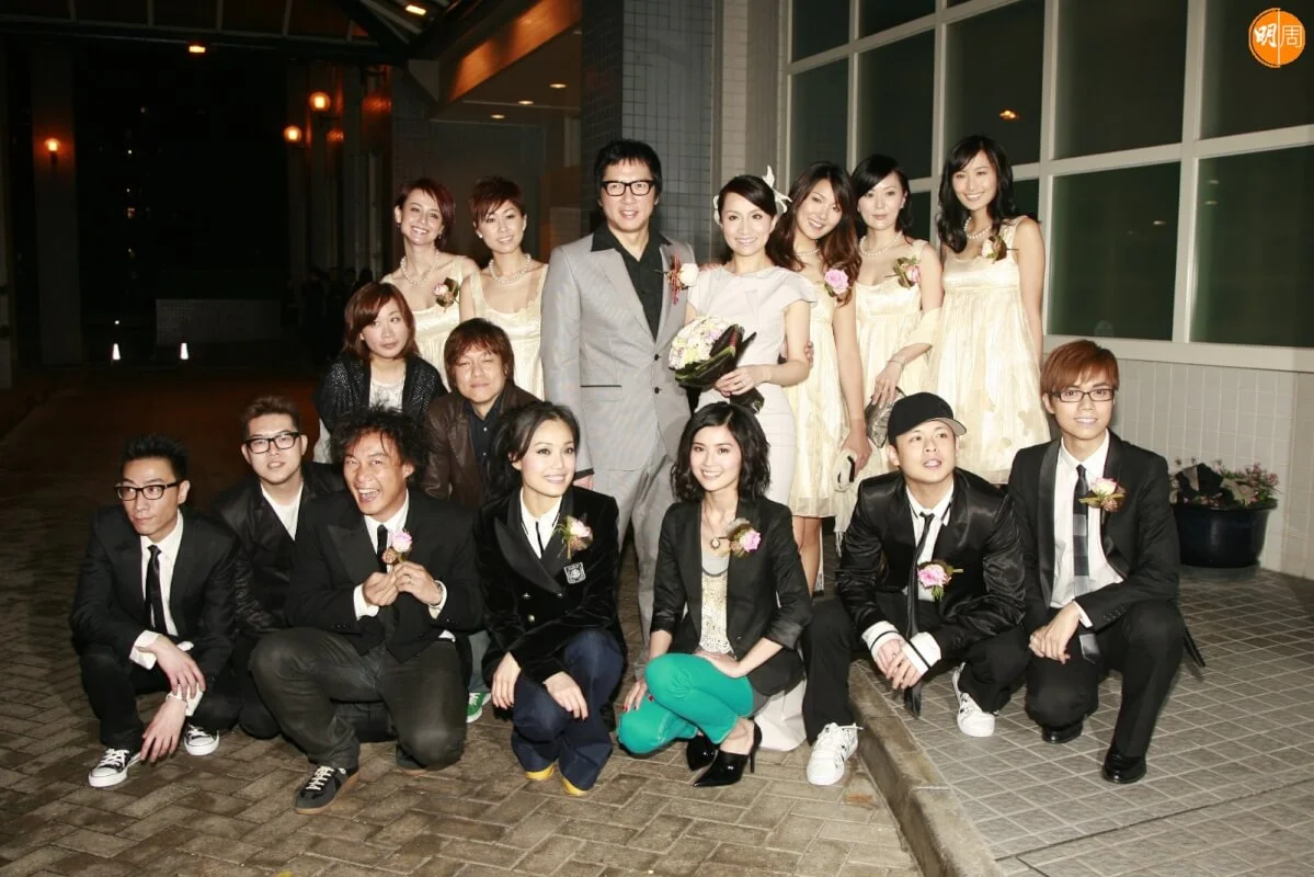 二人婚禮的兄弟姊妹團陣容強勁。