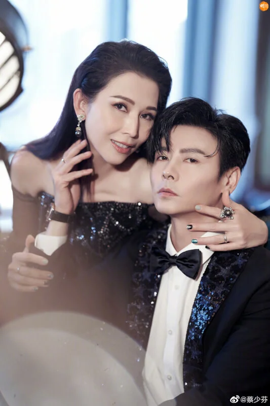 001ol3llgy1gxrg484hpwj61jk2bcqv502