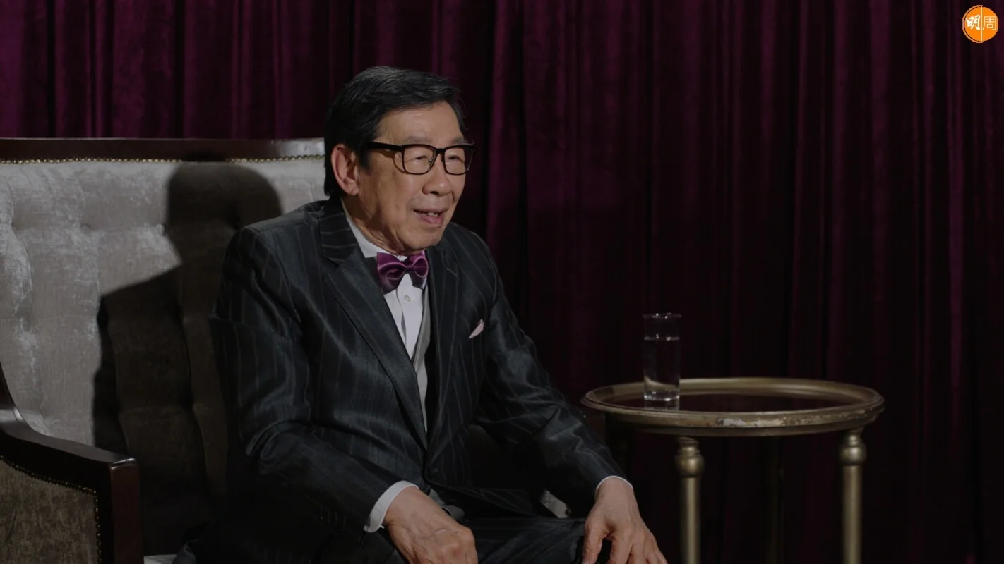 修哥開工唔坐,劇情需要先坐。