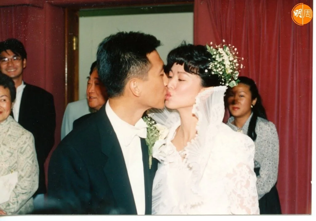 鄭文雅與虞哲揮1991年結婚。