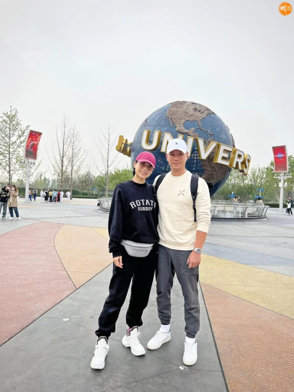 胡杏兒今次同老公上北京，順便去樂園玩。