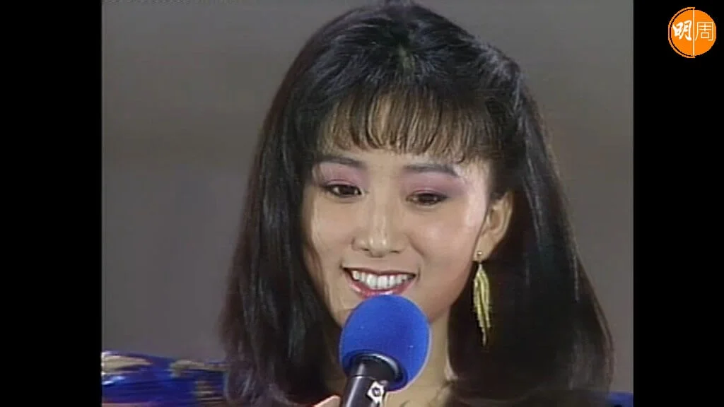 1986年金喜愛參演電視劇《女心》，該劇在當年四月播出，同年十二月大結局，讓金喜愛成功入屋。