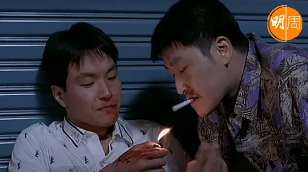 韓石圭曾演出名導李滄東執導的電影《黑道初哥》,與宋康昊合作。