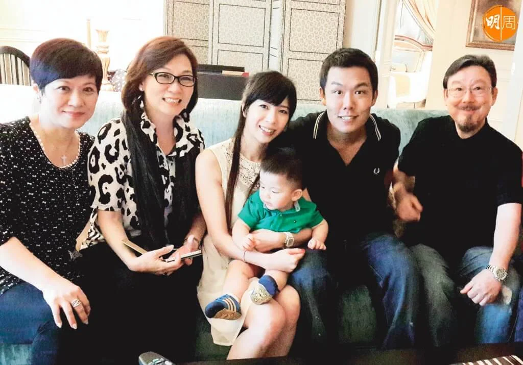 森森與第一任丈夫李振輝育有一子李振輝。