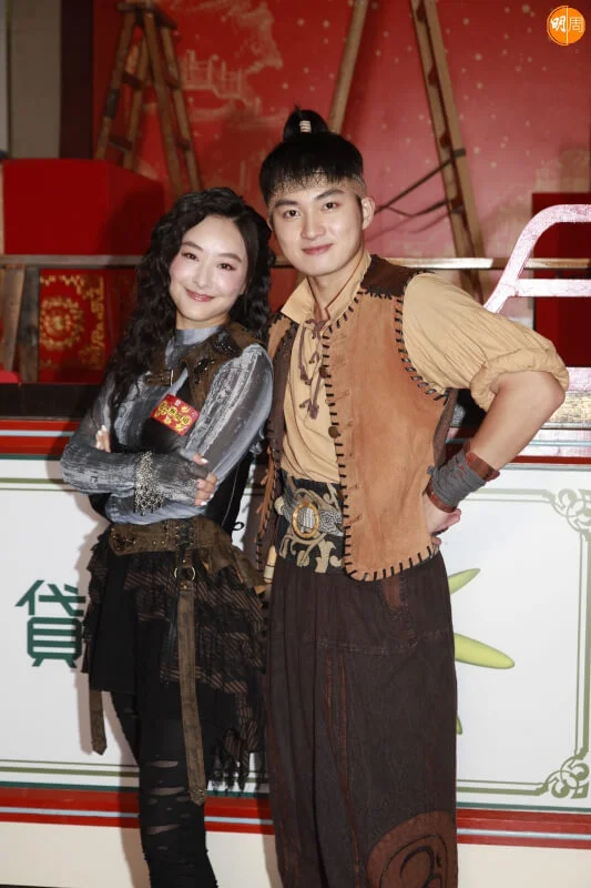 陳瀅擔心愛犬,但為了工作只有有在鏡頭前強顏歡笑。