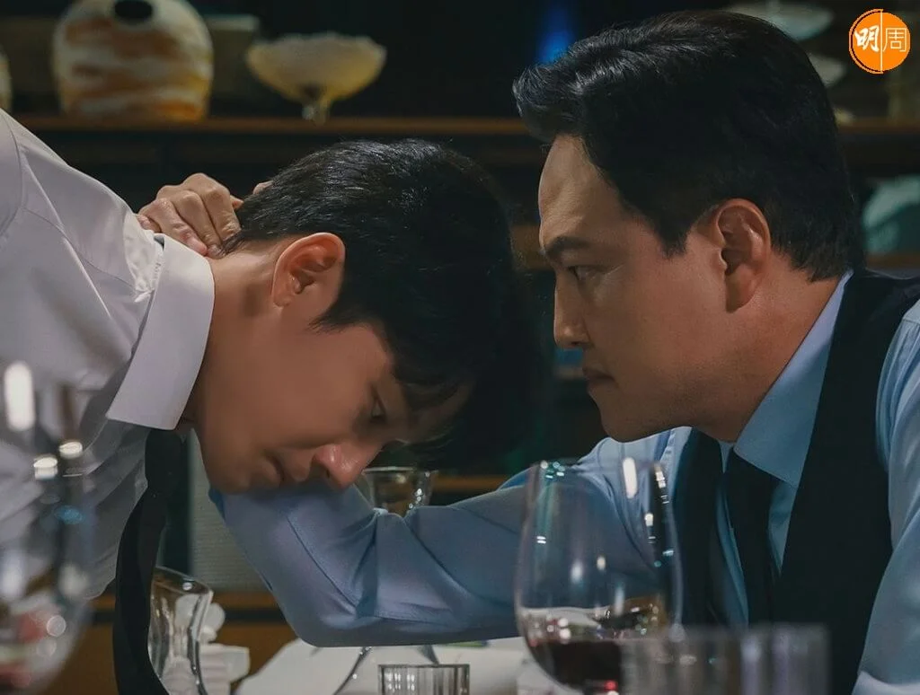 鄭雄仁飾演吳太秀,本是檢察官,當年受賄令強豪父親輸了官司,知道強豪想娶其女兒,不單警告他,甚至聯合女兒製造車禍,置他於死地。