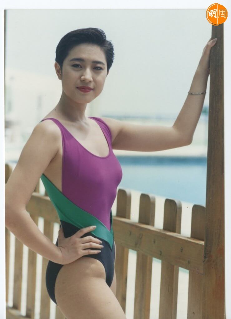 1989年港姐陳法蓉泳衣造型。