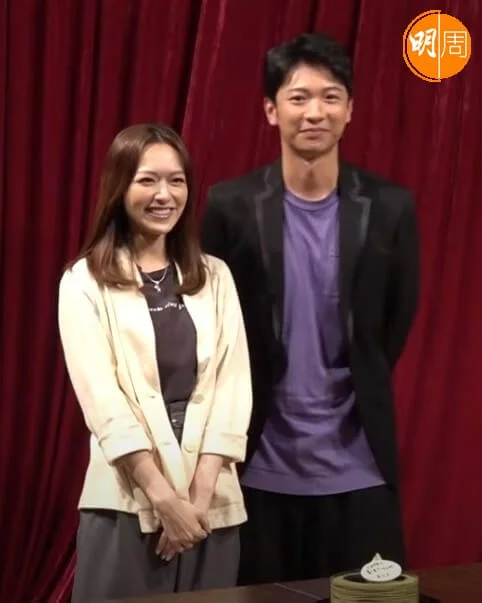 馮盈盈與高鈞賢齊嗌新劇口號。