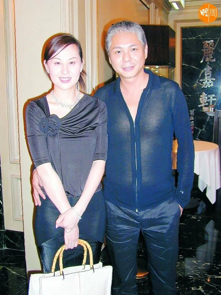 江欣燕和吳積遜拍拖同居12年，結婚10年，2013年離婚。