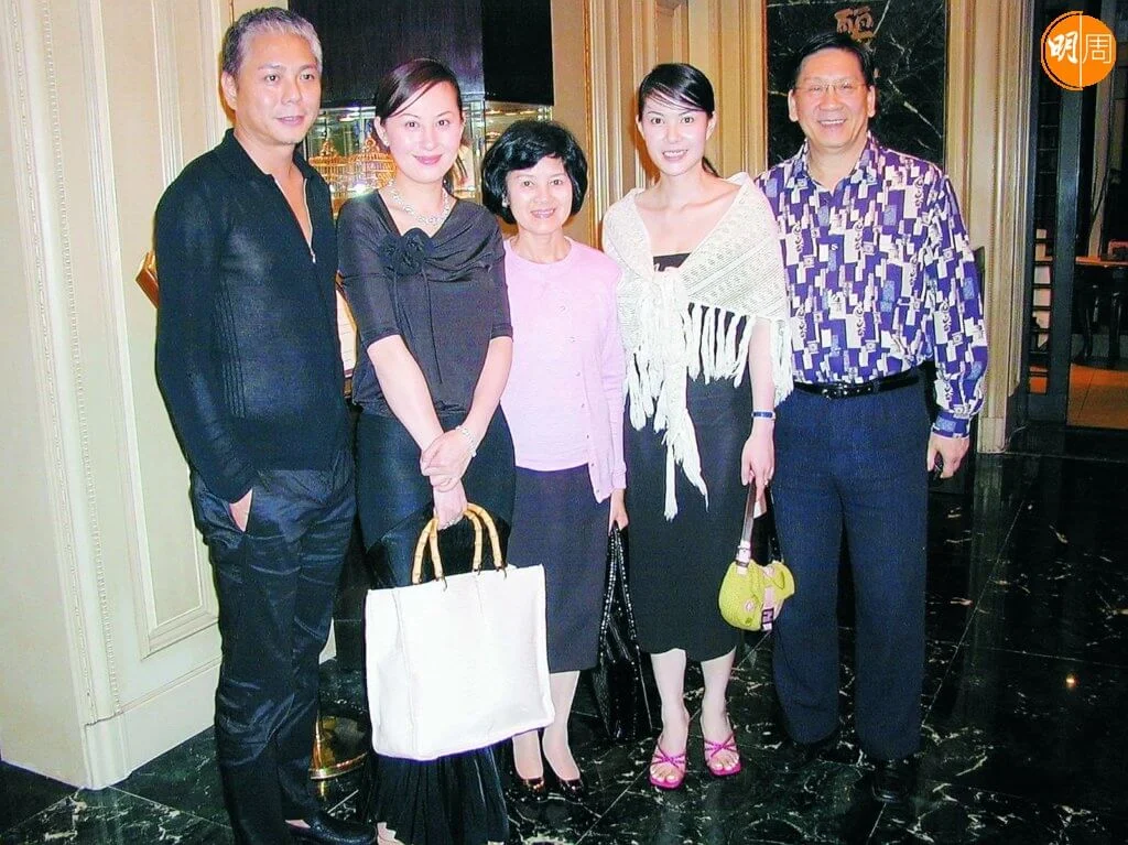 江欣燕與父母、妹妹江希文及前夫吳積遜。