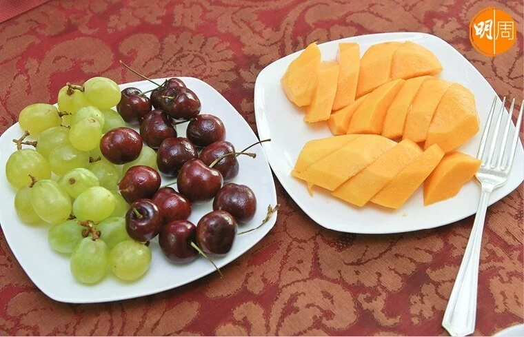不同顏色的水果有不同的營養素，日常選擇水果宜多樣化。