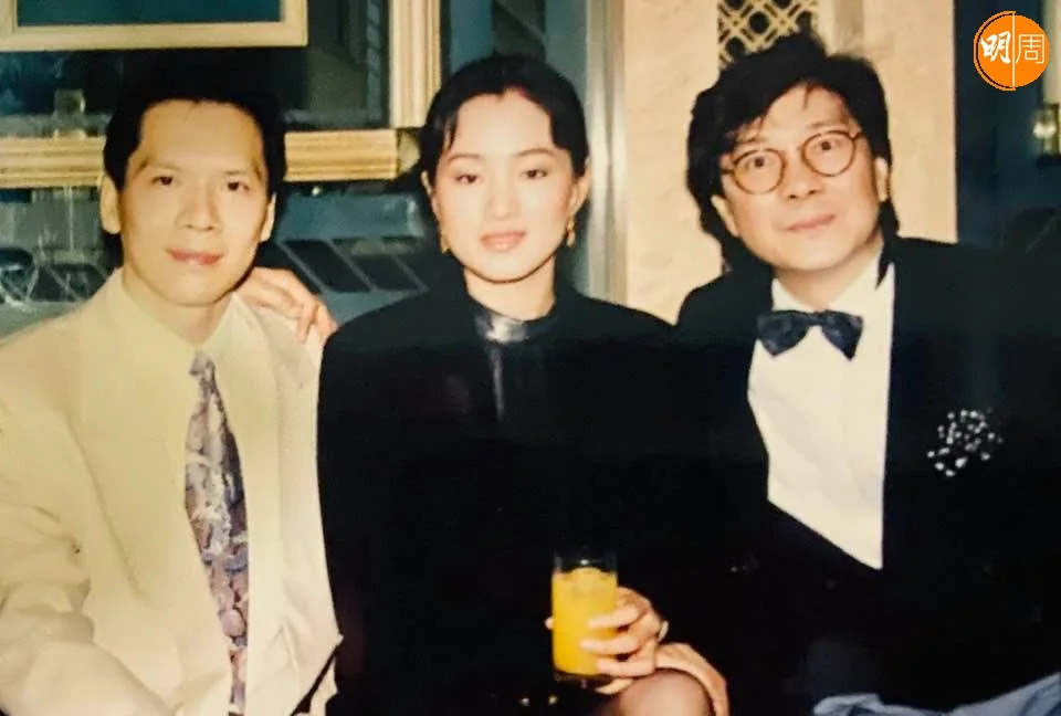 大AL做娛樂場所管理,曾在上海與鞏俐及向華盛合照。