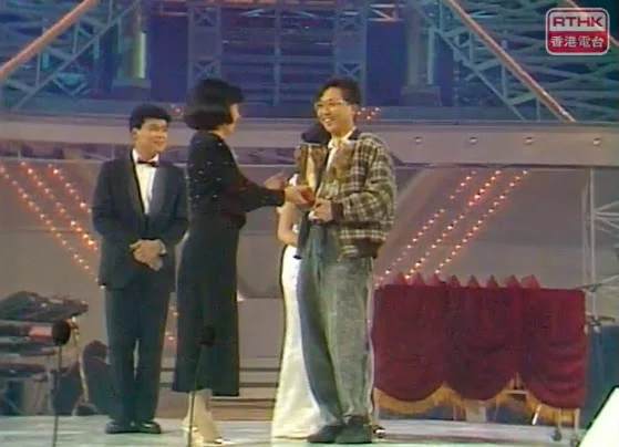 潘偉源拿過多次年度最佳歌詞獎，例如1988年葉蒨文《祝福》等。