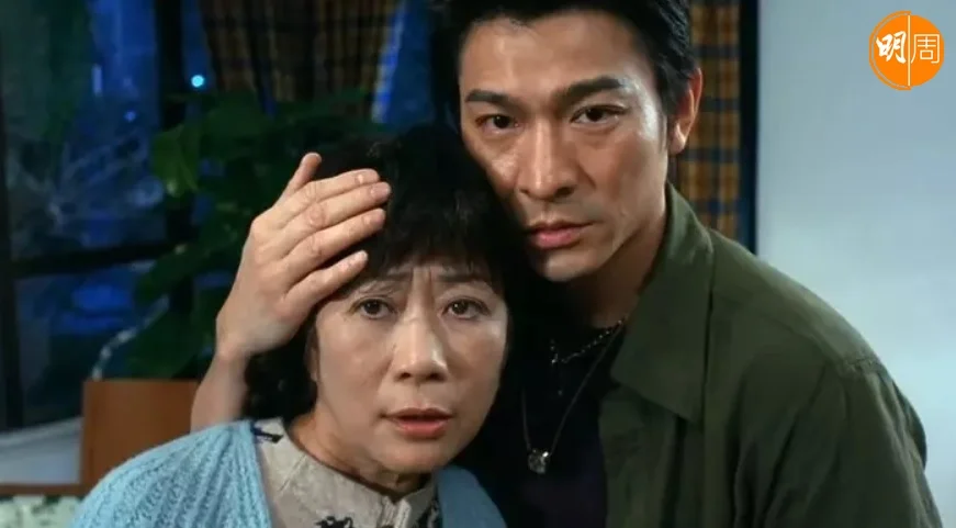 黃文慧在杜琪峰賀歲片《嚦咕嚦咕新年財》與劉德華演母子，是個患腦退化的媽媽。