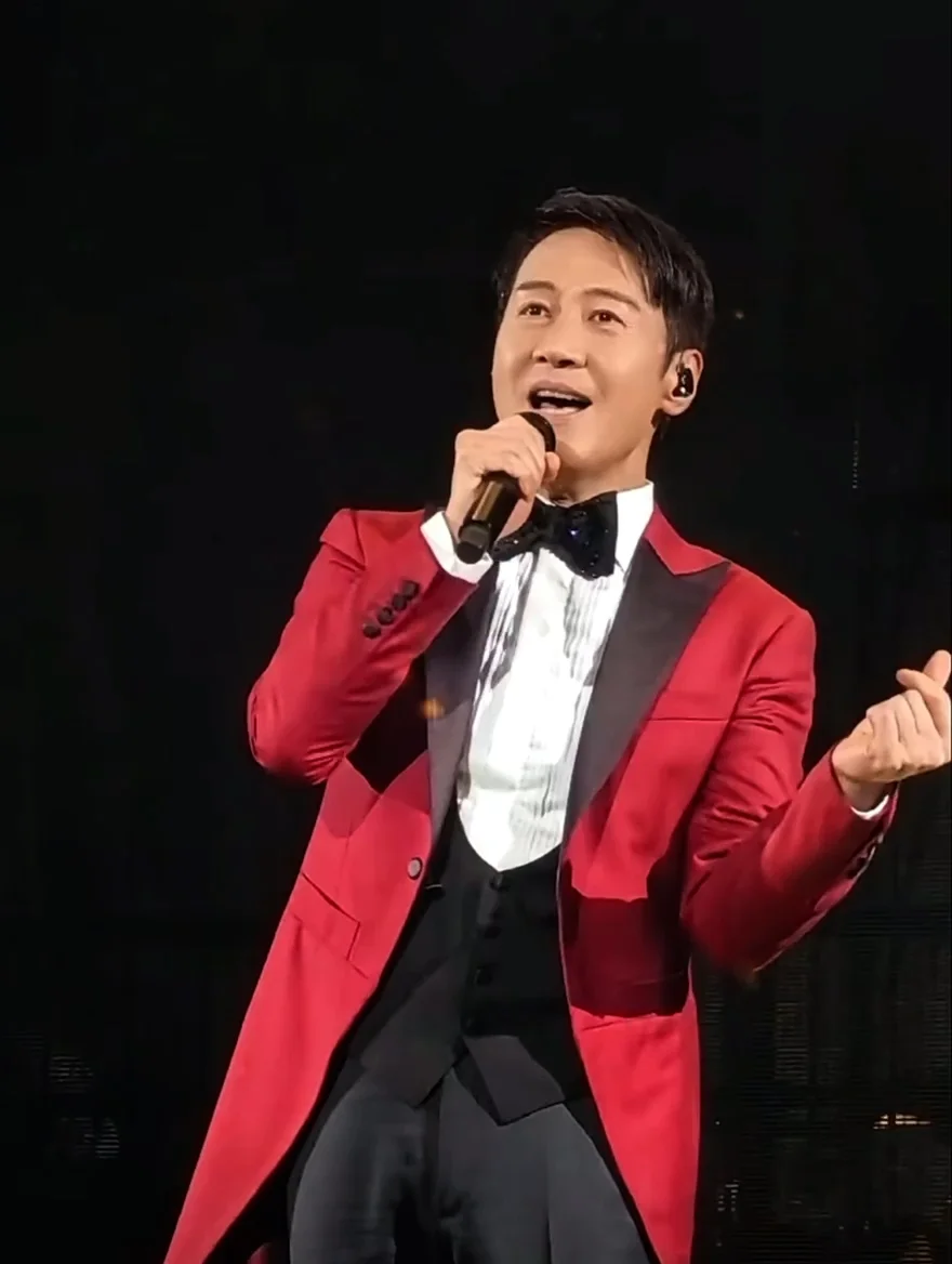 黎明10場紅館演唱會已到尾聲了。