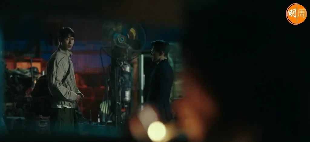 李宰旭頂替金智勳一宗交通意外入獄,最後被金智勳滅口。